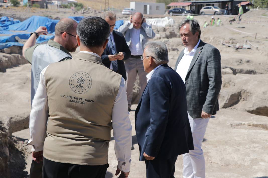 İç Anadolu’nun en büyük mozaik kazısından sürpriz çıktı 15